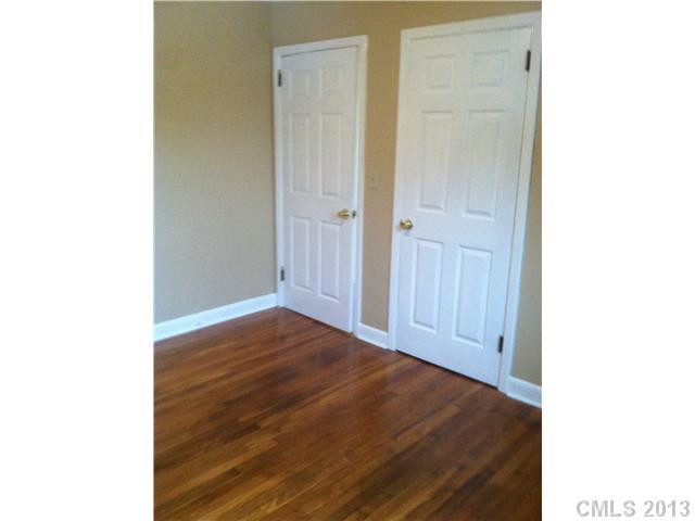 2185 Chester Avenue - Photo 10