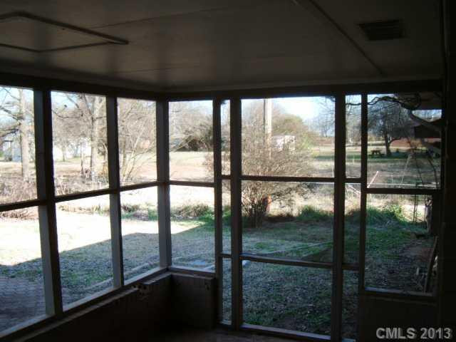 182 Hall Street - Photo 7
