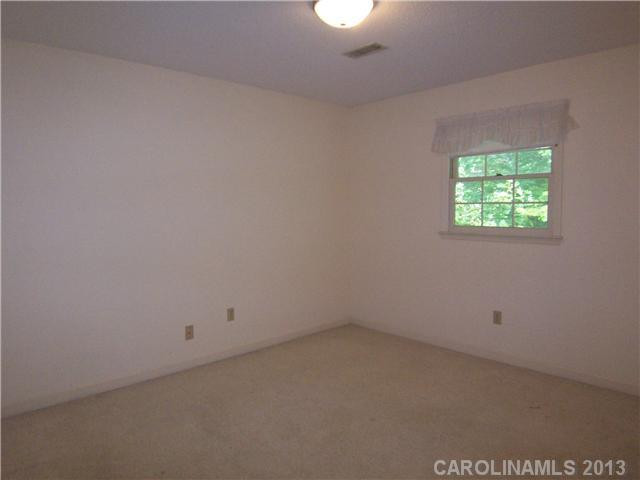 190 Colonial Drive - Photo 12