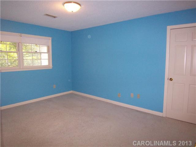 190 Colonial Drive - Photo 13
