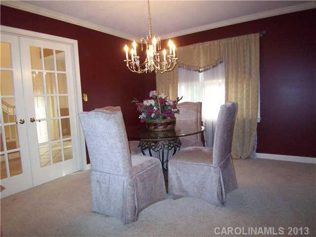 190 Colonial Drive - Photo 5