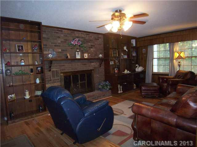 190 Colonial Drive - Photo 6