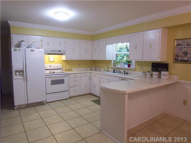 190 Colonial Drive - Photo 7