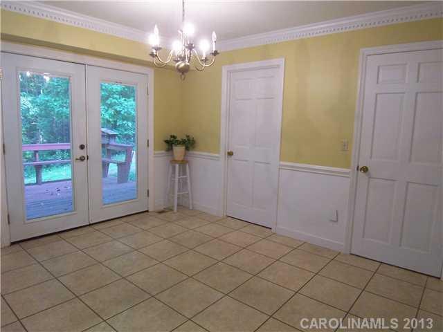 190 Colonial Drive - Photo 8