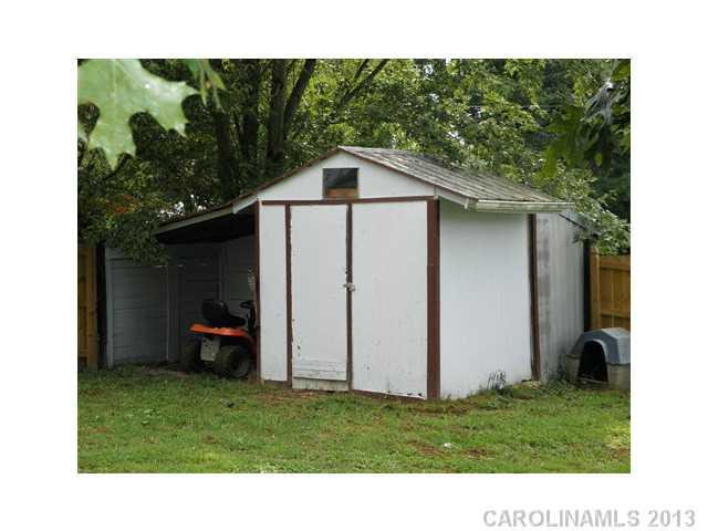 1941 Greenfield Street - Photo 15