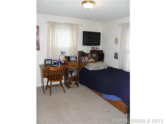 1941 Greenfield Street - Photo 10