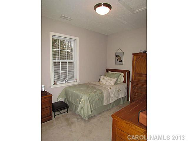 222 Pine Meadows Circle - Photo 12