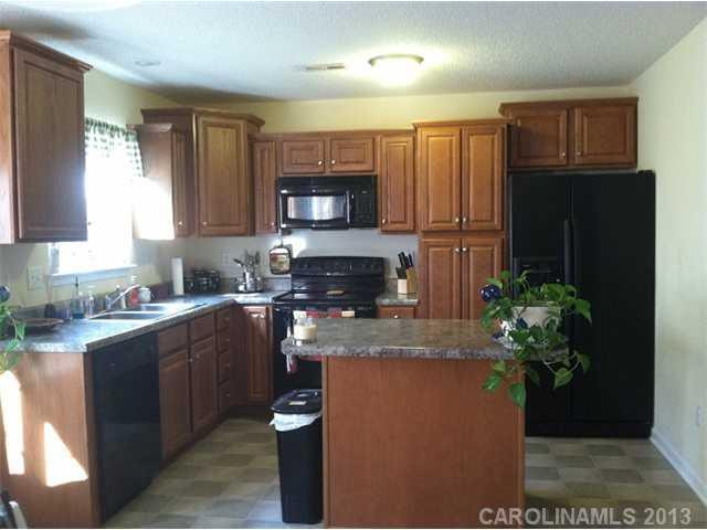 183 Crestwood Avenue - Photo 2