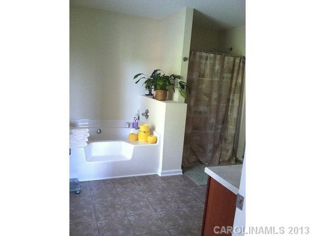 183 Crestwood Avenue - Photo 9