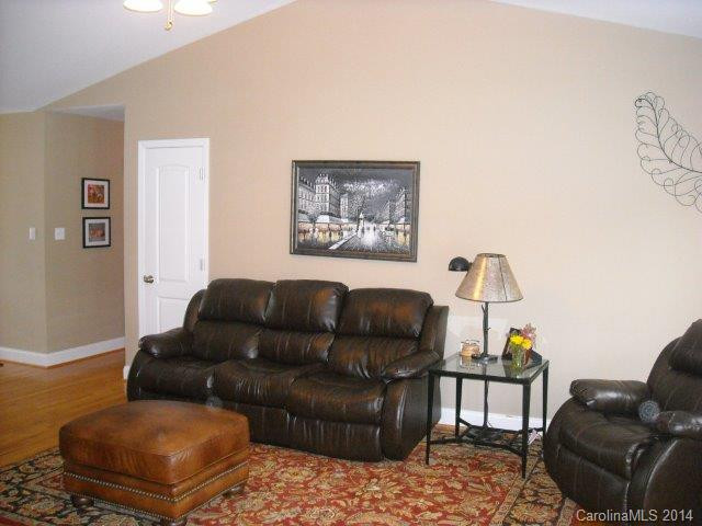 2492 Harvest Drive - Photo 3