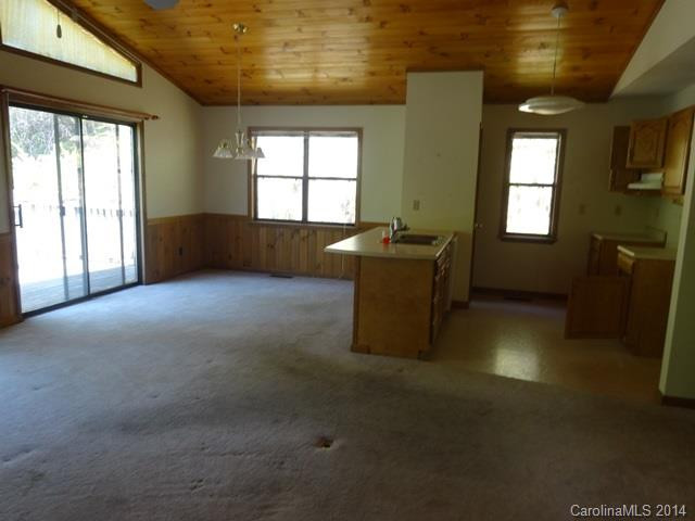 595 Franklin Street - Photo 8