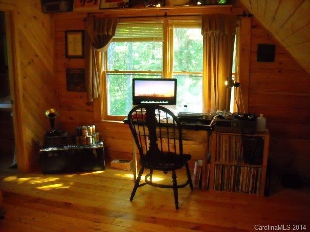 8516 Sleepy Hollow Road - Photo 15