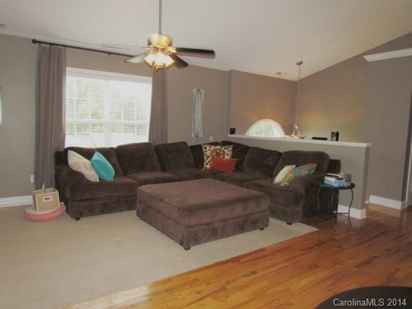 4060 Caitlins Way - Photo 4