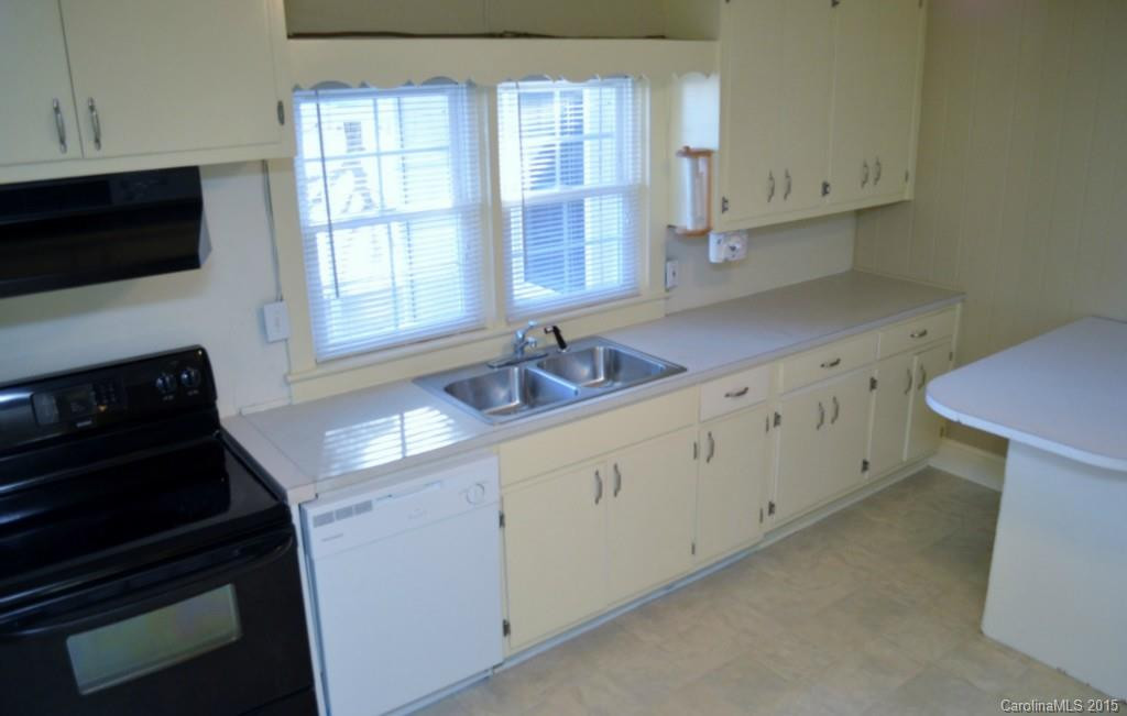 1318 Cape Hickory Road - Photo 3