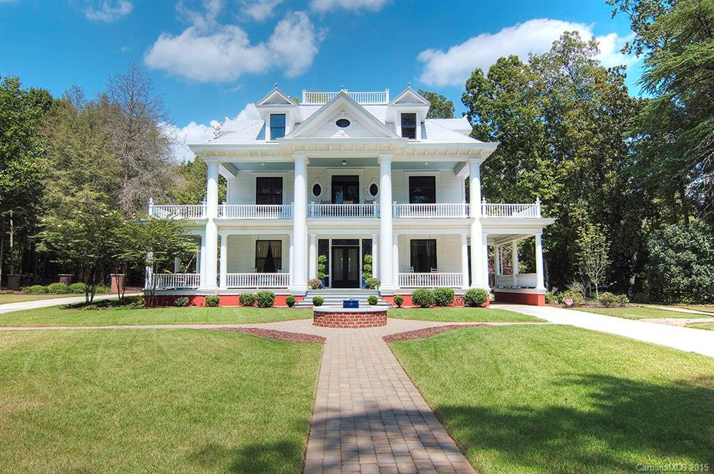 1436 Main Street