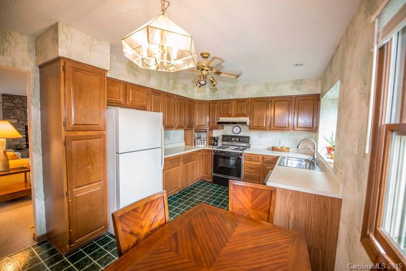 10 Greenbriar Court #10B - Photo 2