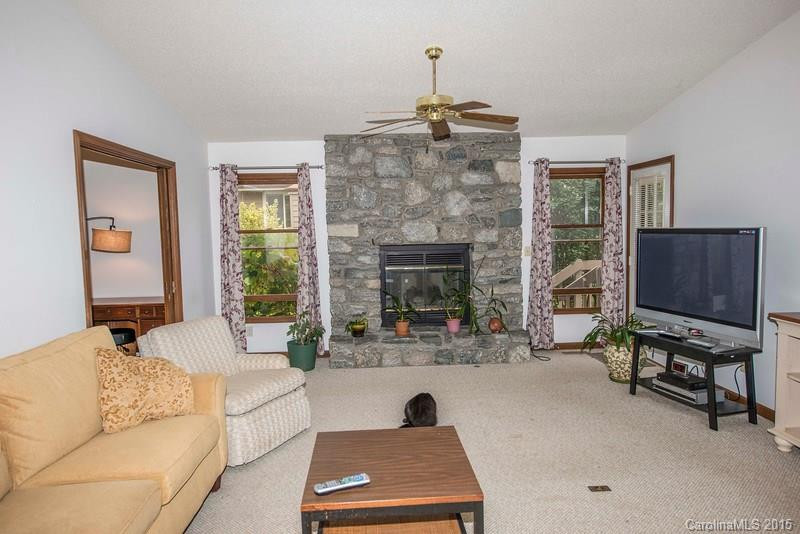 10 Greenbriar Court #10B - Photo 5