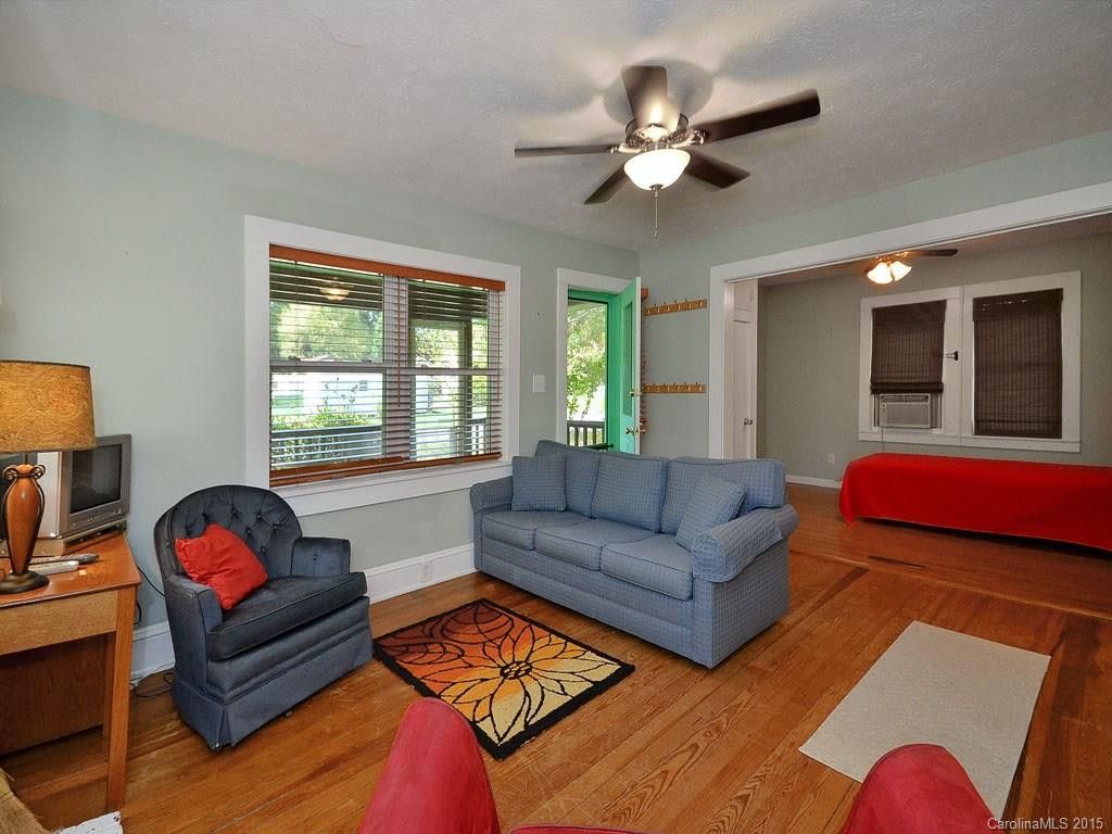 112 RESORT Street - Photo 5