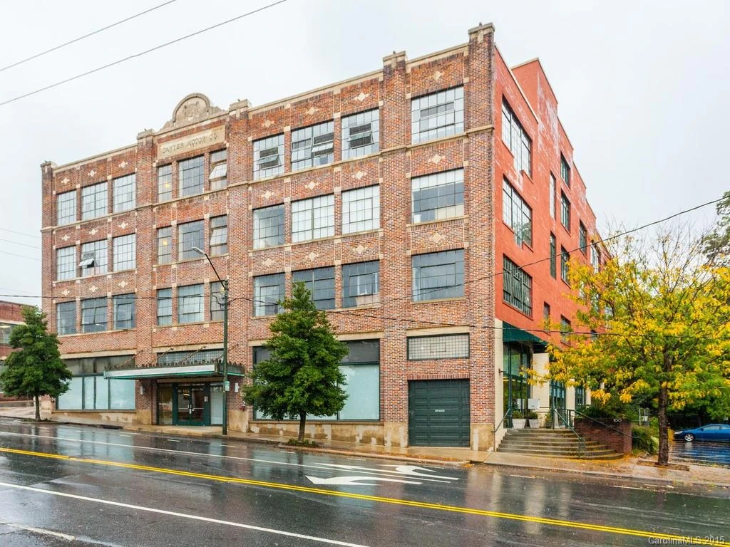 100 Coxe Avenue #306