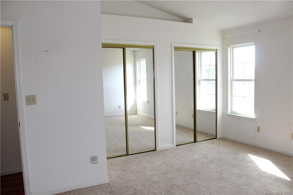 2001 Hyde Park Drive - Photo 9