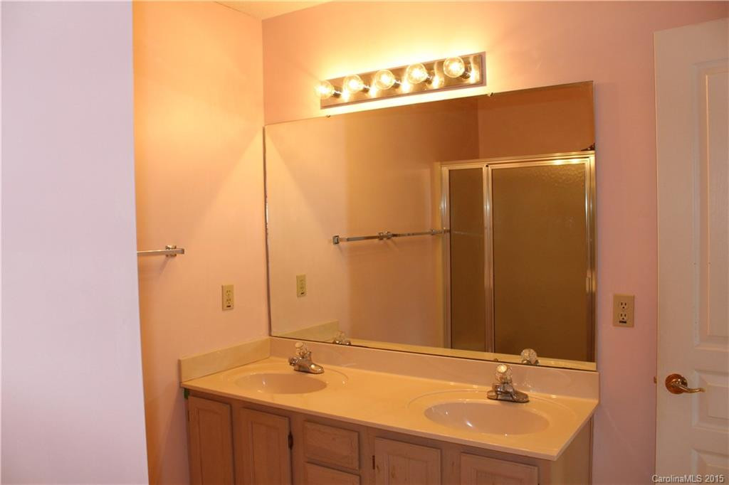 2001 Hyde Park Drive - Photo 10