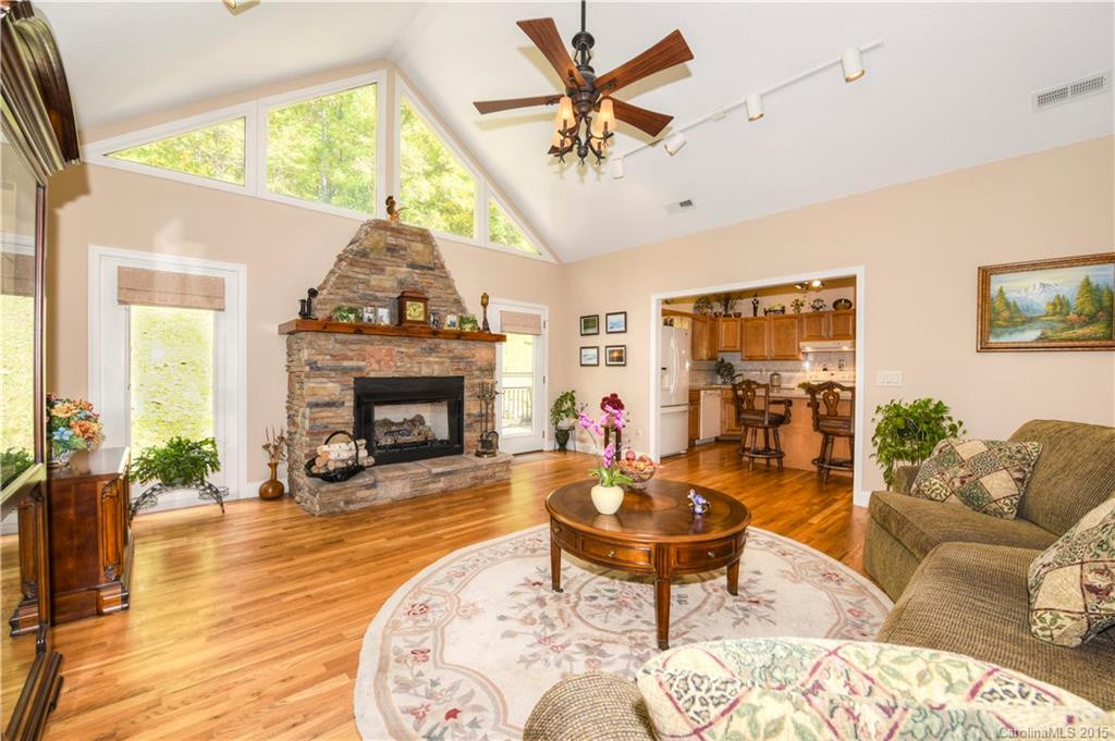 261 serenity Drive - Photo 4