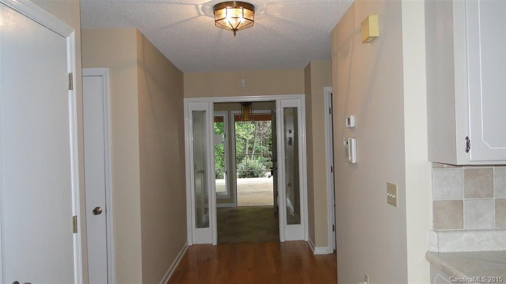 221 Wasena Lane - Photo 4