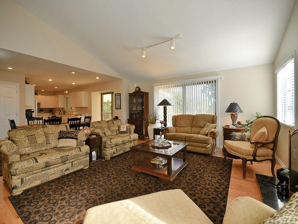 100 Independence Boulevard - Photo 7