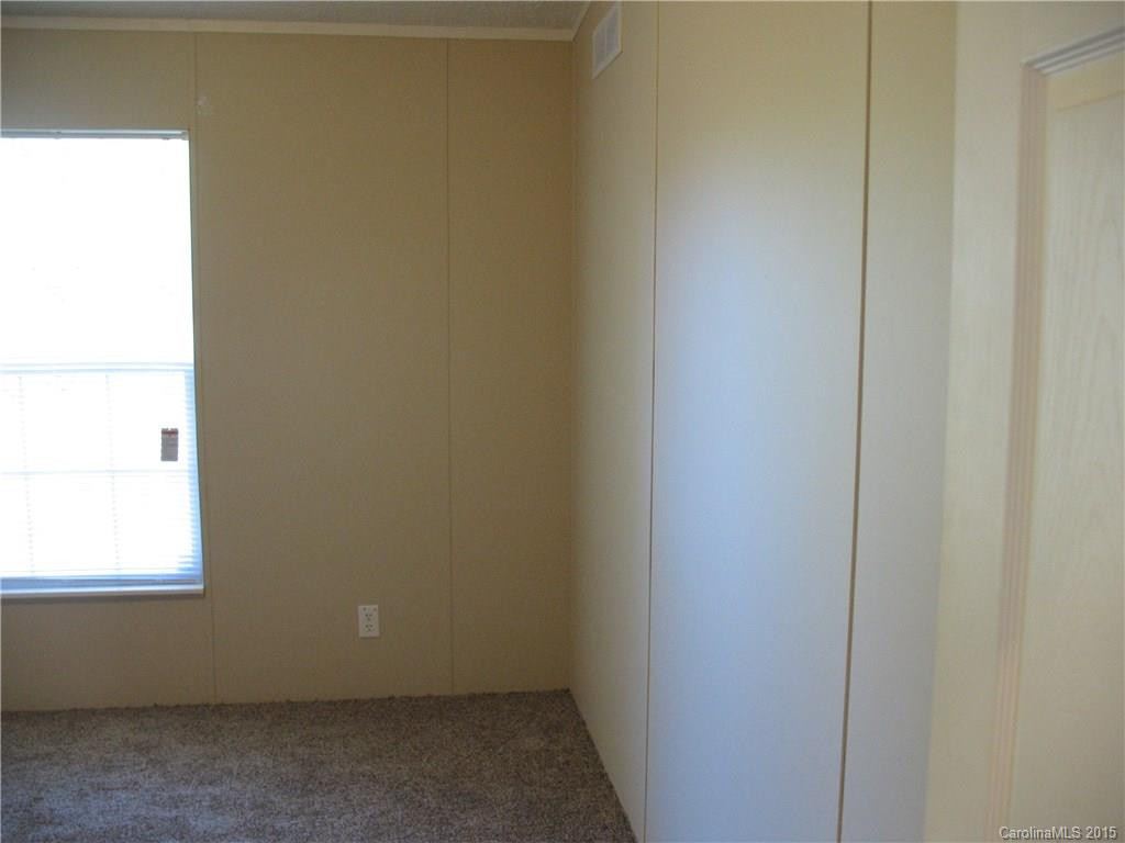 202 Maple Street - Photo 5