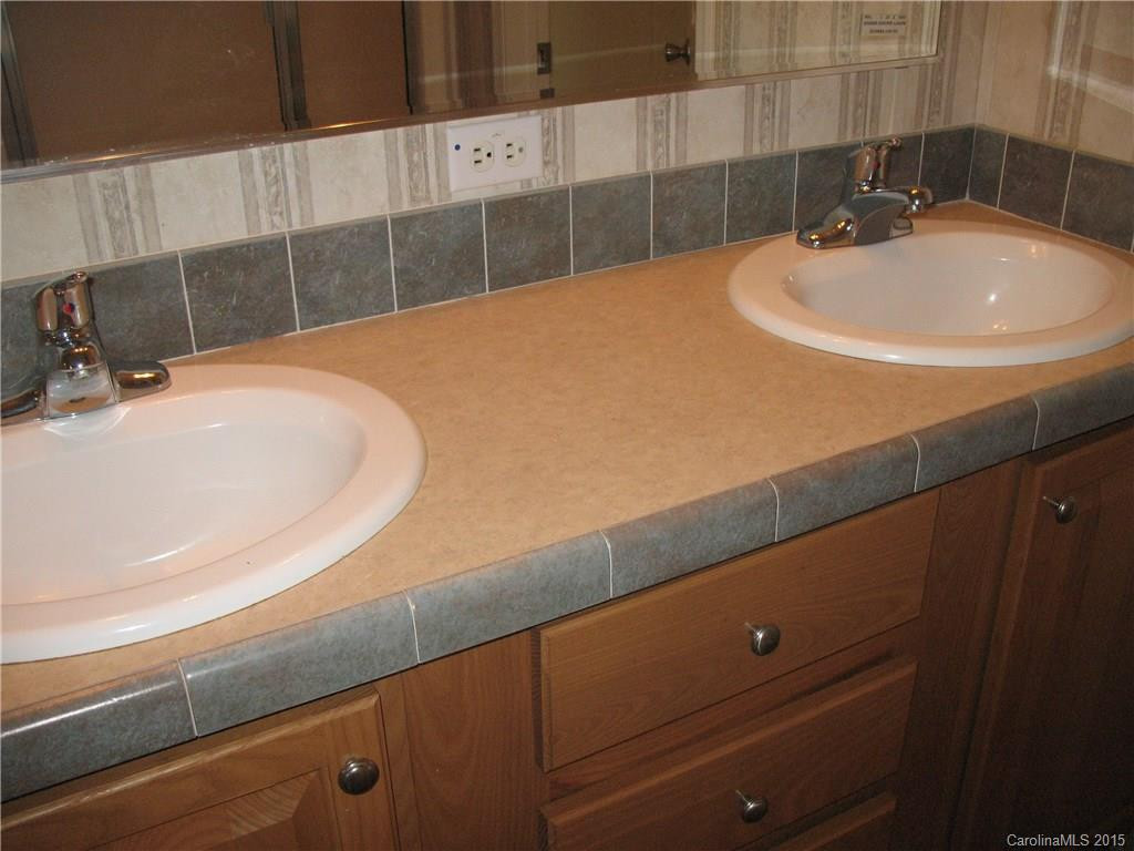 202 Maple Street - Photo 10