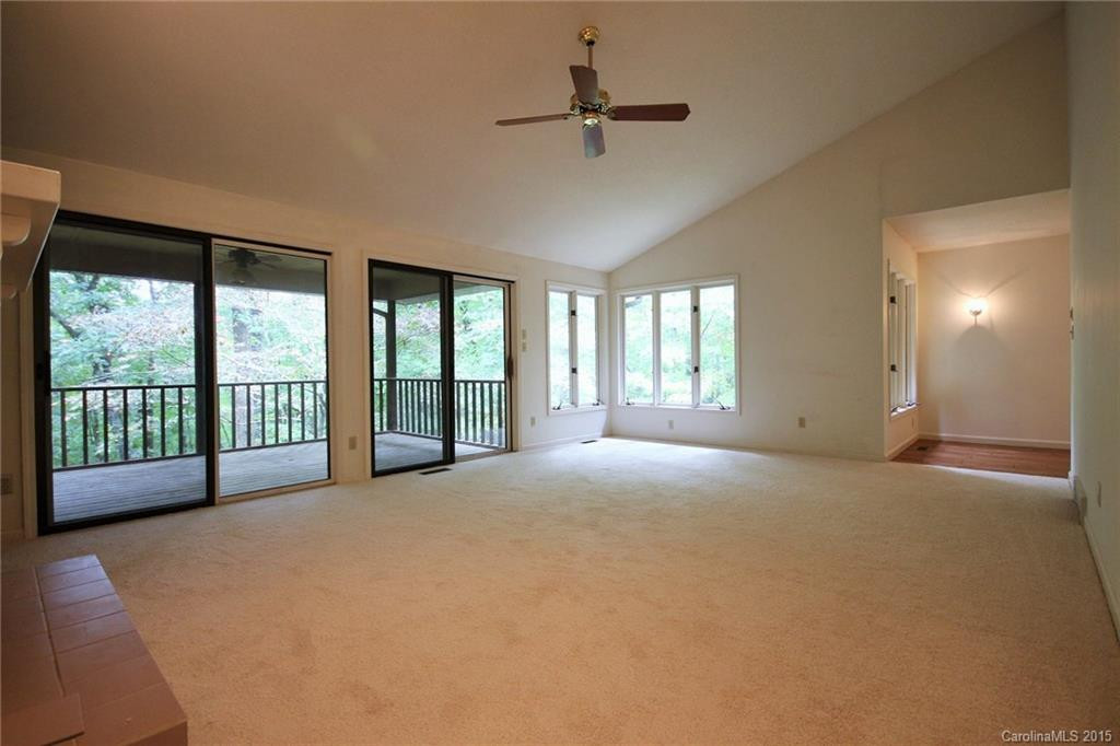 121 Scarlett Drive - Photo 3