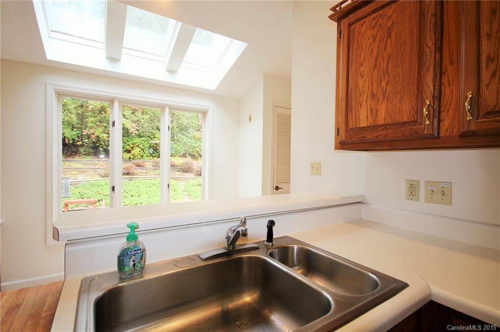 121 Scarlett Drive - Photo 7