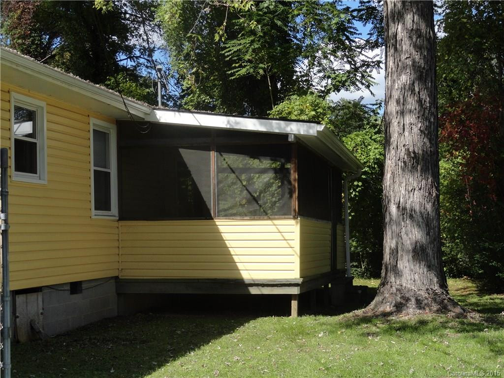 729 1st Avenue - Photo 2