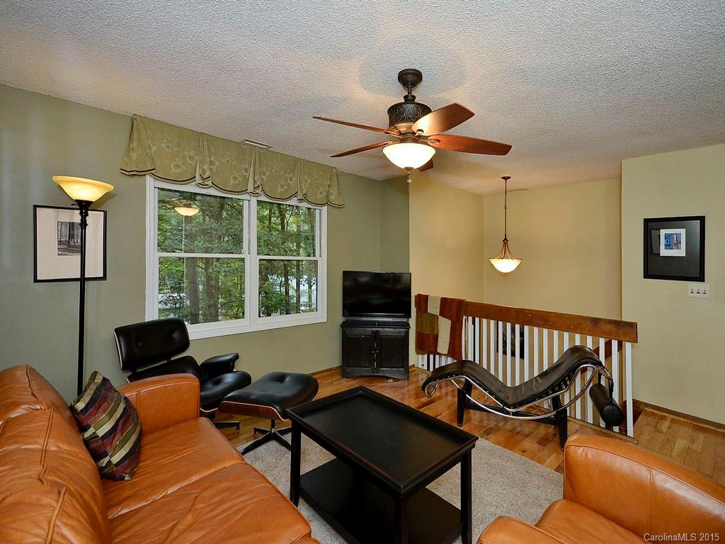 225 Tampa Circle - Photo 2