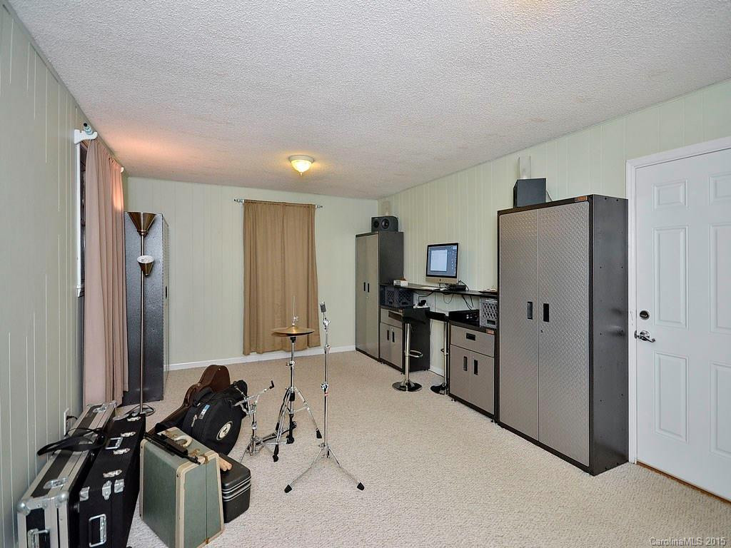 225 Tampa Circle - Photo 12