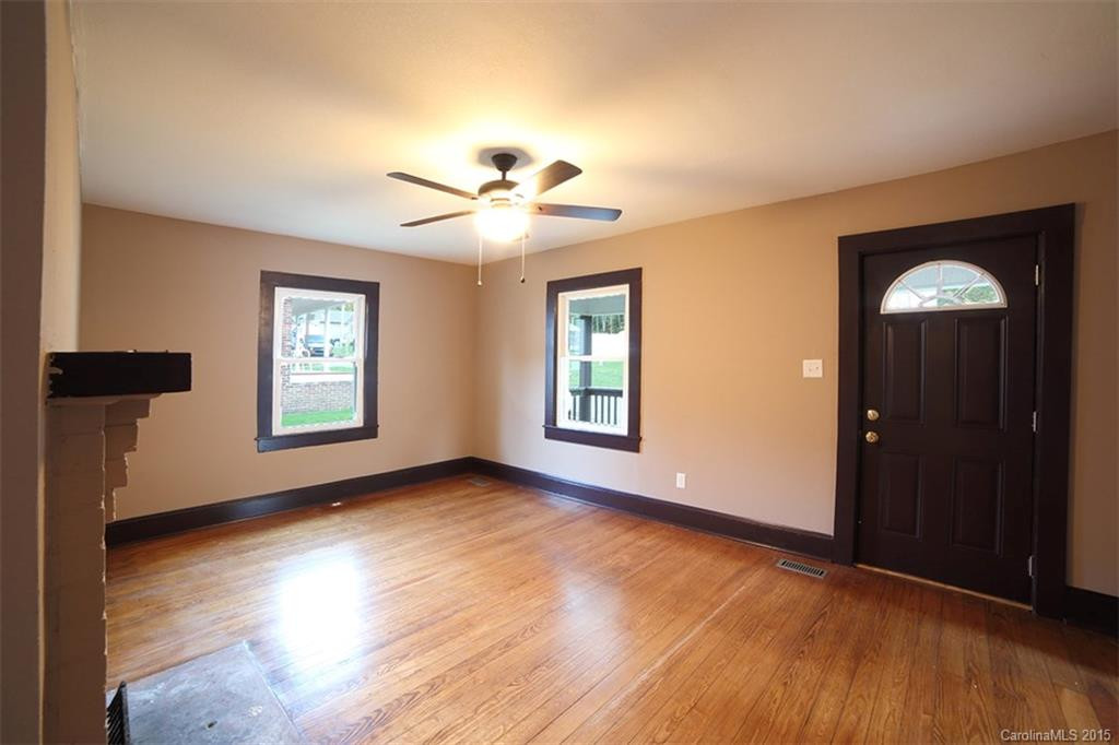 309 Dennis Street - Photo 2