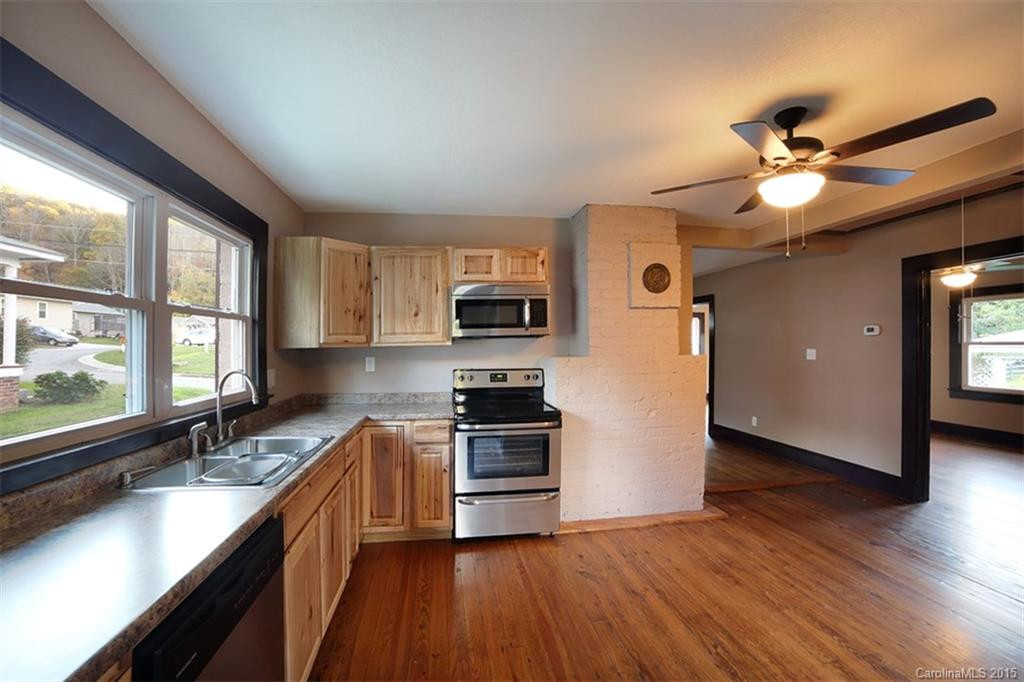 309 Dennis Street - Photo 4