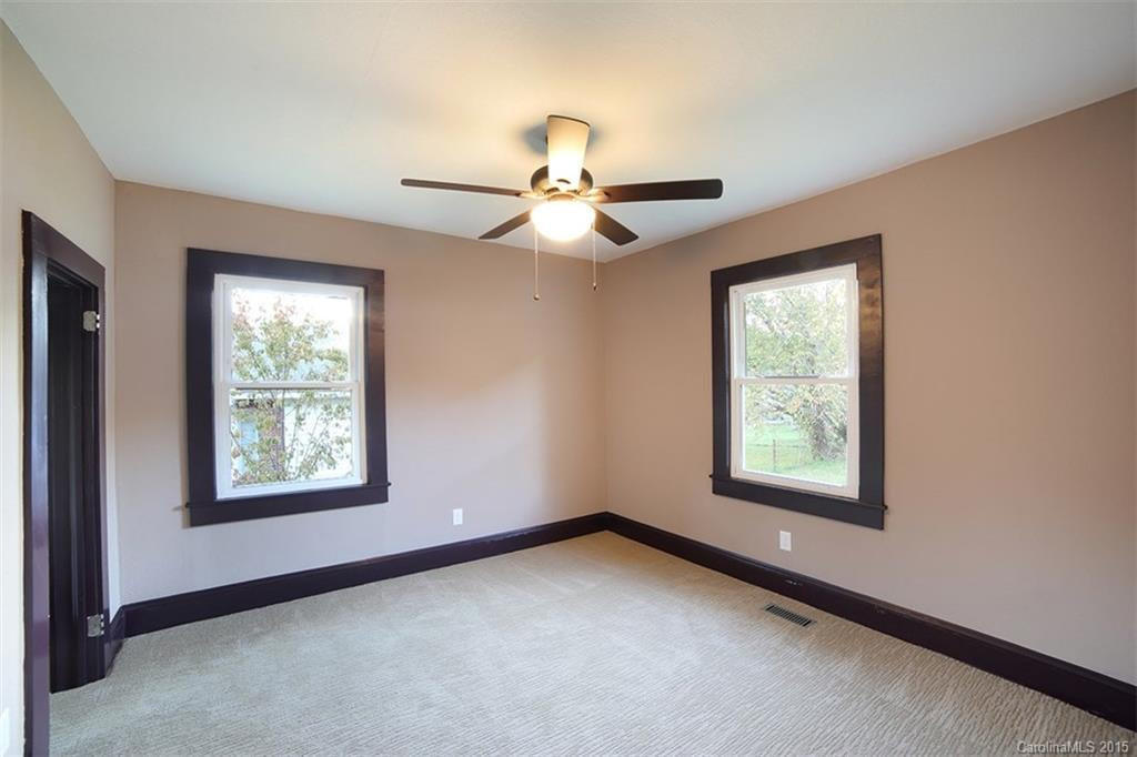 309 Dennis Street - Photo 6