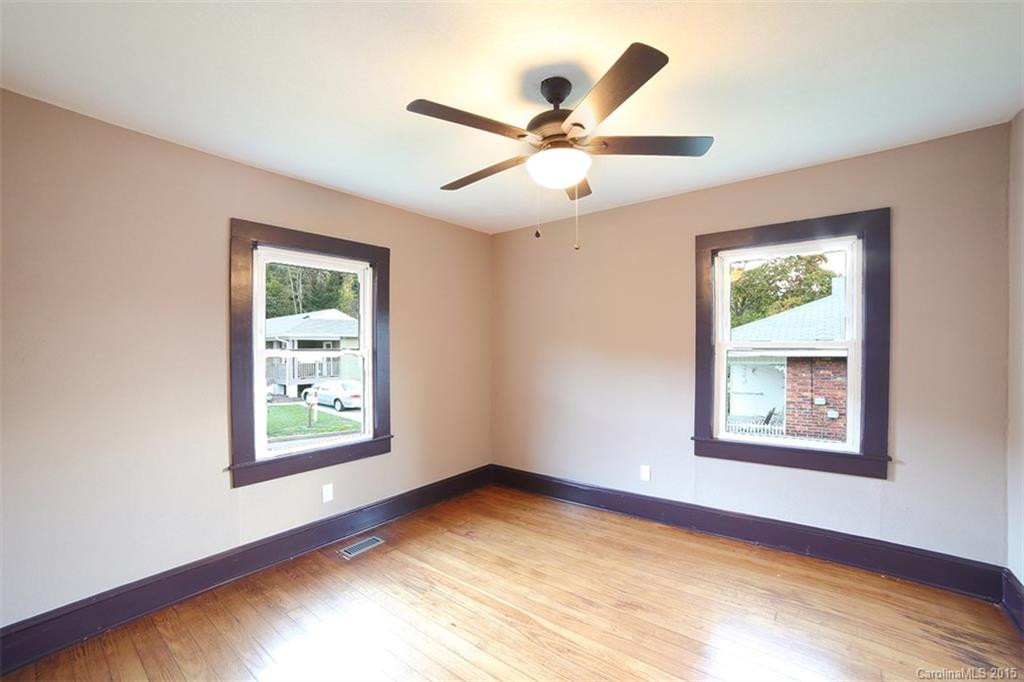 309 Dennis Street - Photo 7
