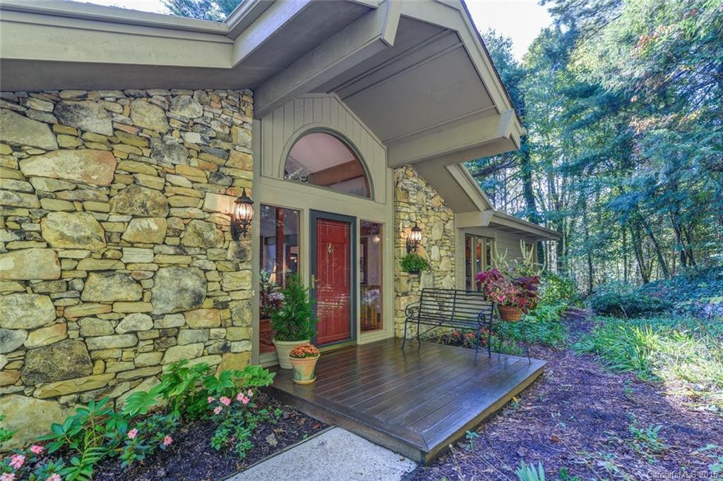 212 Pheasant Run - Photo 2
