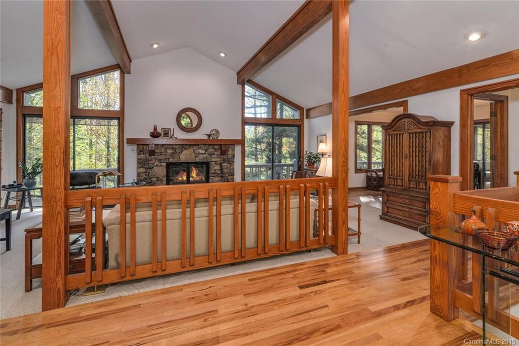 212 Pheasant Run - Photo 4