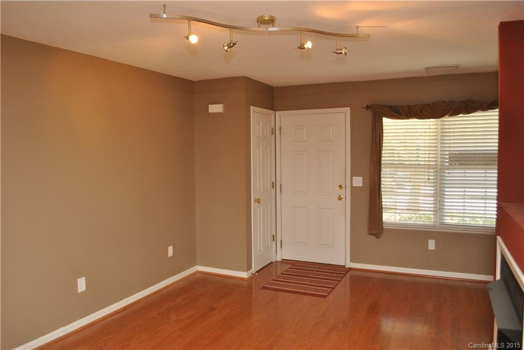 253 Wiltshire Circle #253 - Photo 5