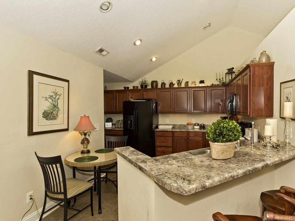 21 Cameo Drive #32-C - Photo 15