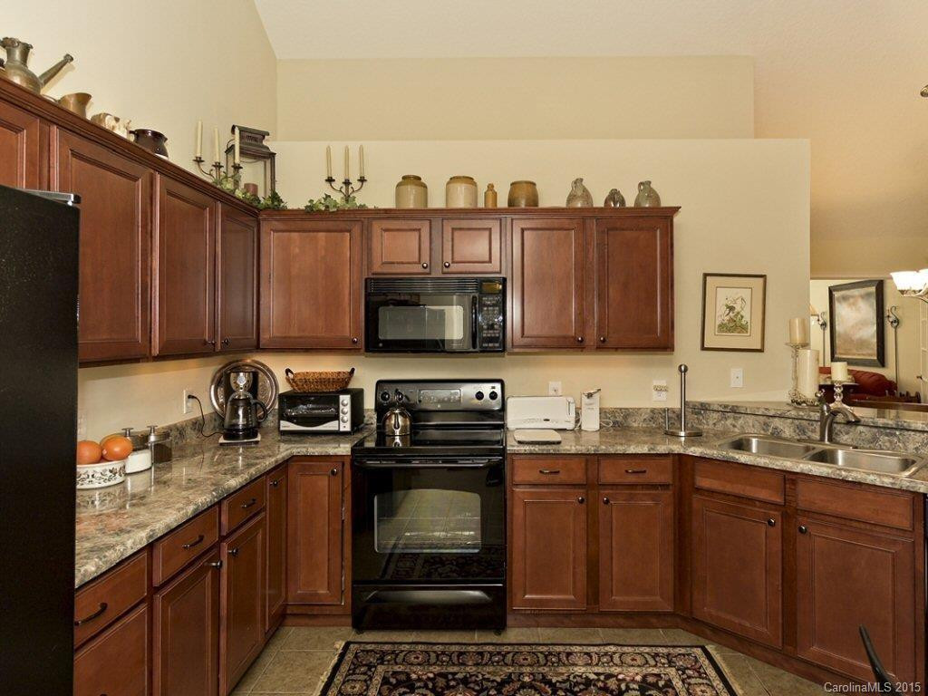 21 Cameo Drive #32-C - Photo 18