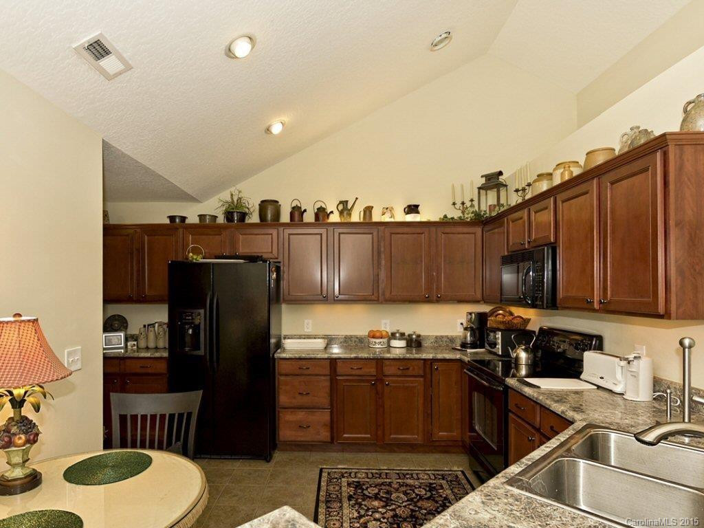 21 Cameo Drive #32-C - Photo 19