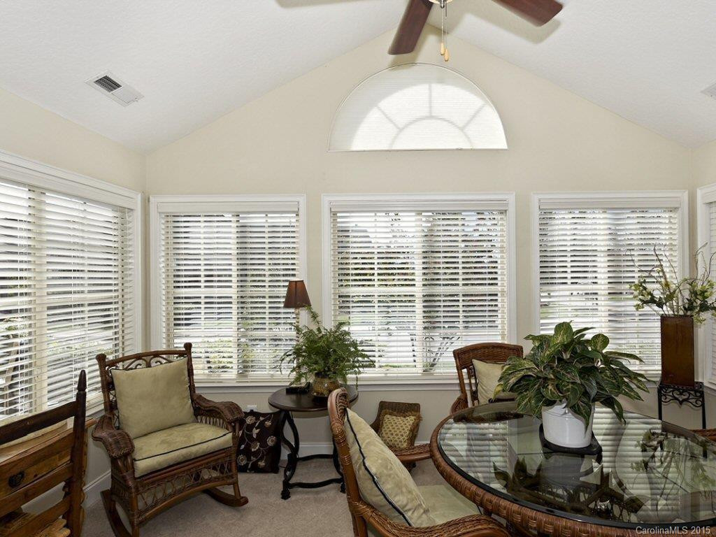 21 Cameo Drive #32-C - Photo 8