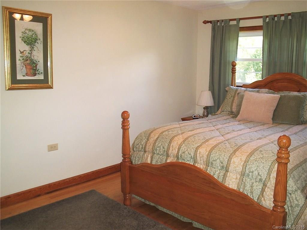 1960 Lower Gabriels Creek Road - Photo 9