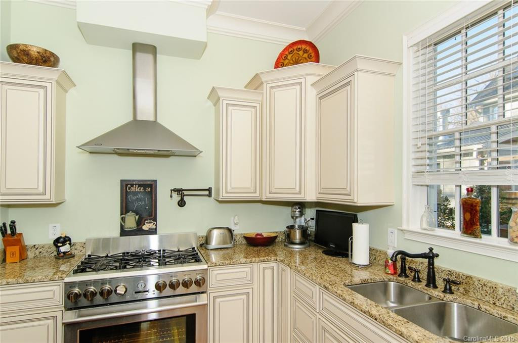 25 Albemarle Place - Photo 13