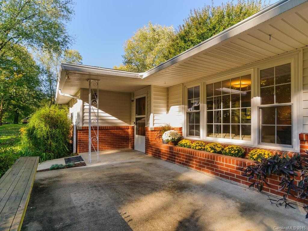 107 Appledore Avenue - Photo 2