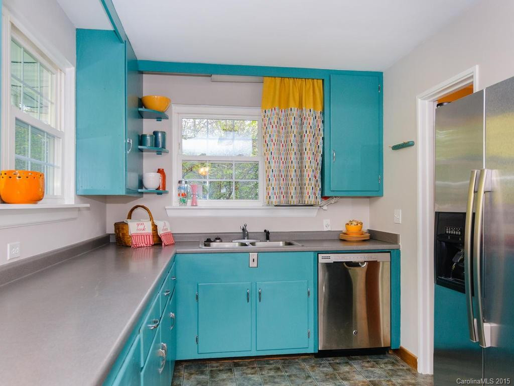 107 Appledore Avenue - Photo 6